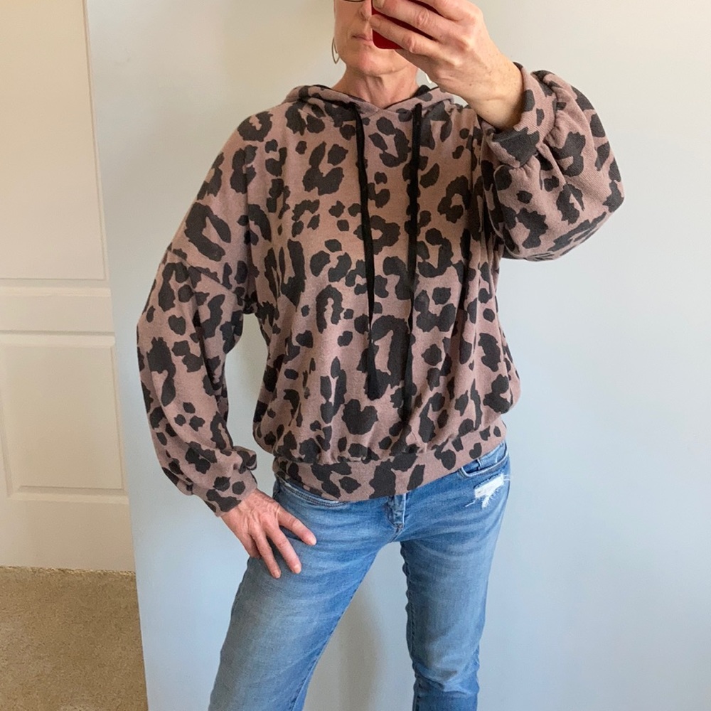 Hooded, Animal Print Pullover Style Top - Picture 6 of 9
